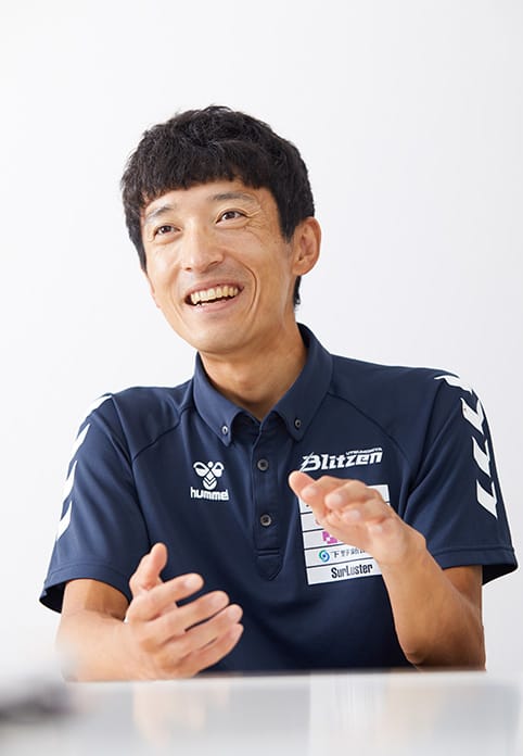 インタビューに答える、自転車ロードレース「増田 成幸」選手