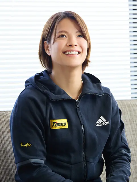 電気治療器でコンディショニング中の、柔道家「阿部 詩」選手